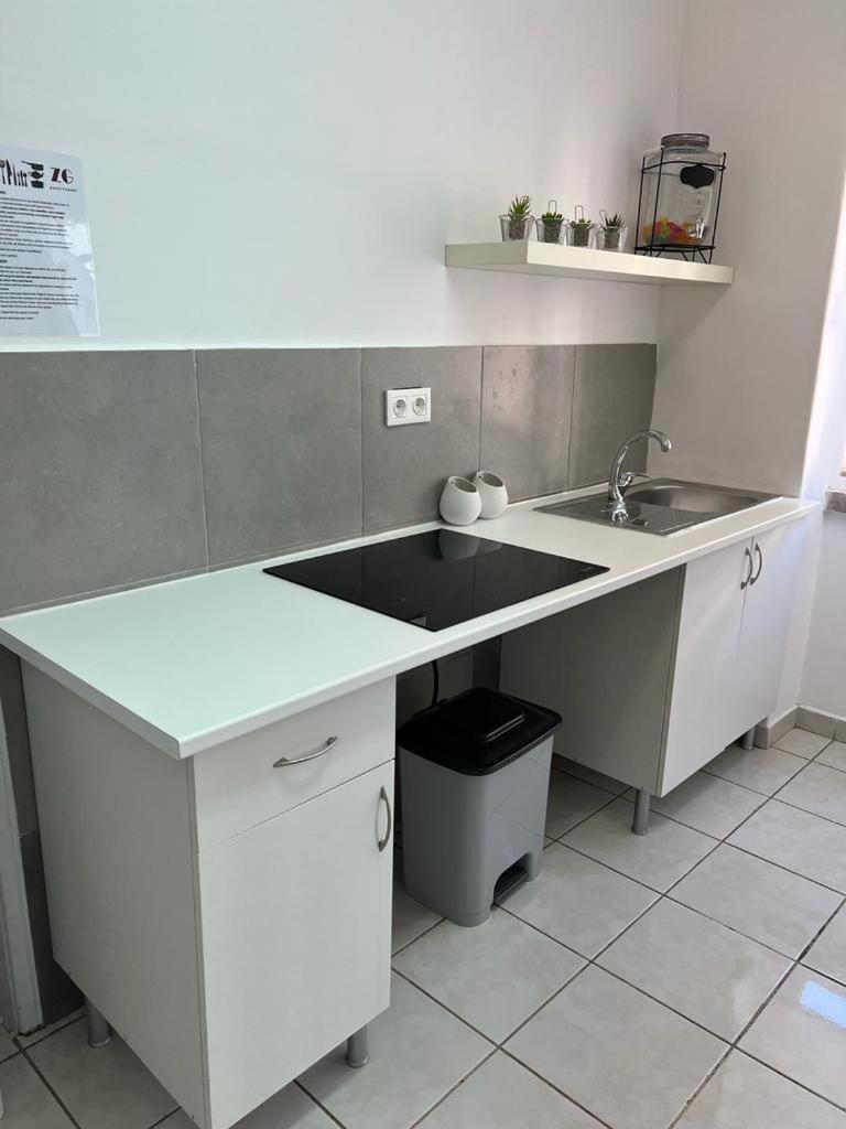 Alvalade II Airport Guest House Лиссабон Экстерьер фото