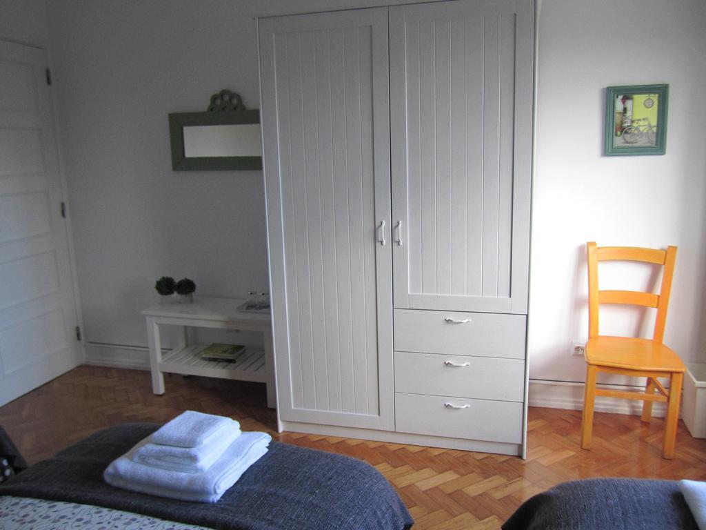 Alvalade II Airport Guest House Лиссабон Номер фото